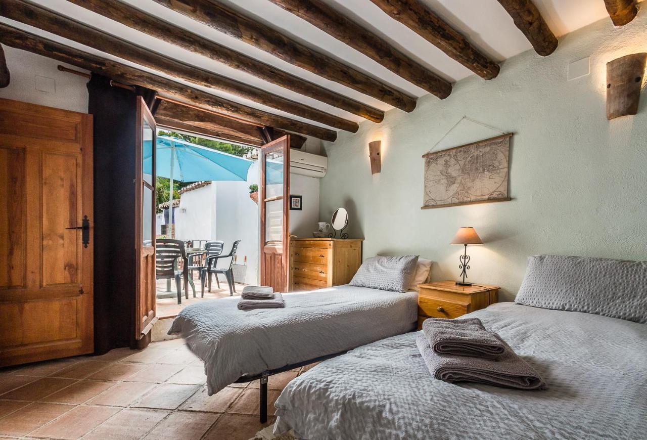 Casa Mundo - 16Th Century Traditional White Village House With Pool Pinos del Valle Εξωτερικό φωτογραφία